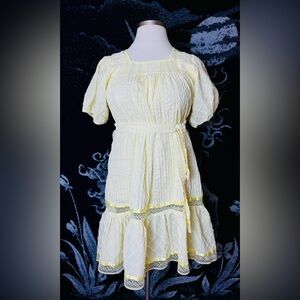 LAST CHANCE 🌈 VTG 1990s Elegant Yellow Lace Trim Dress